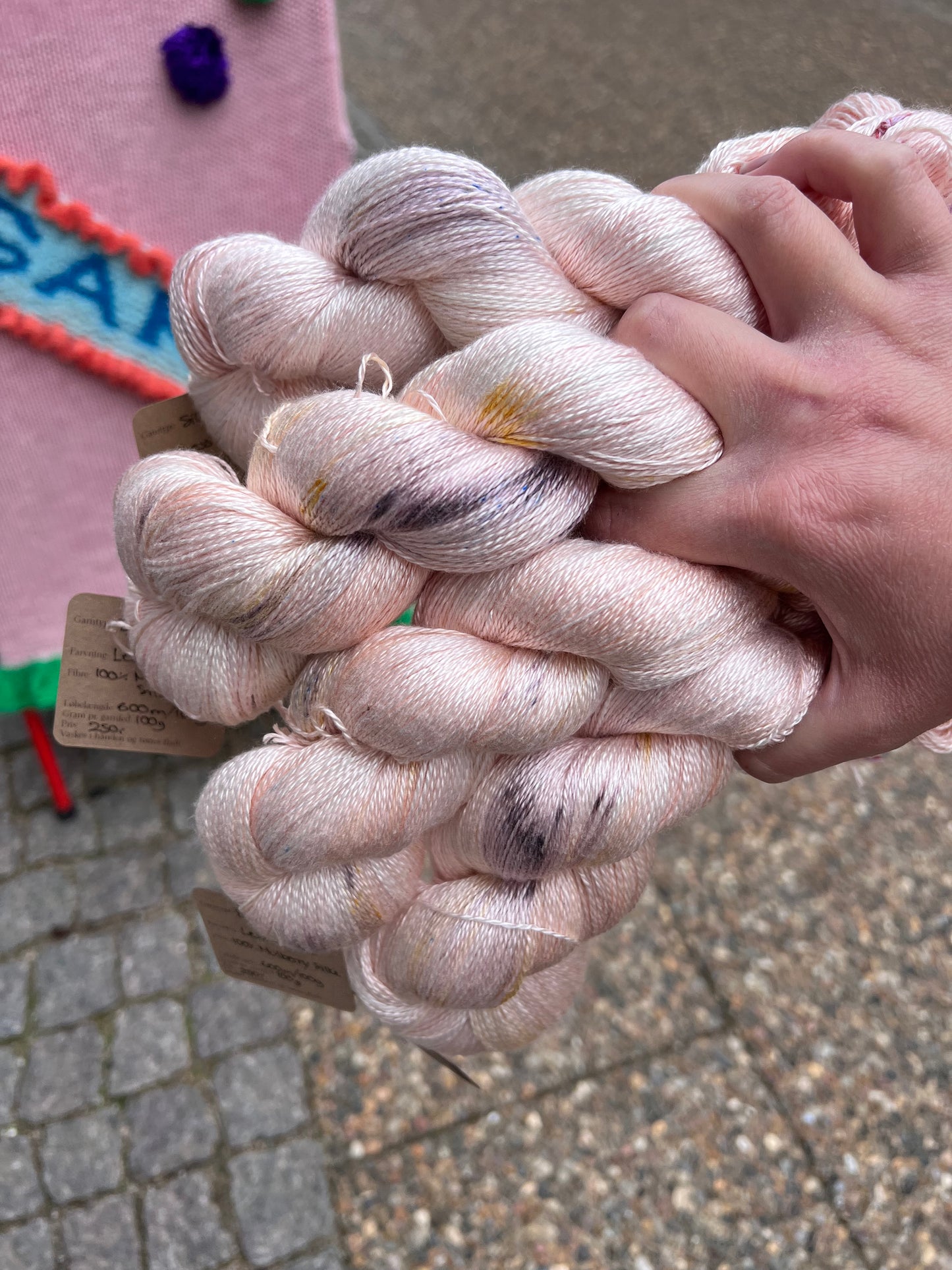Sekin Håndfarvet Silke Lace 100g - Less is more