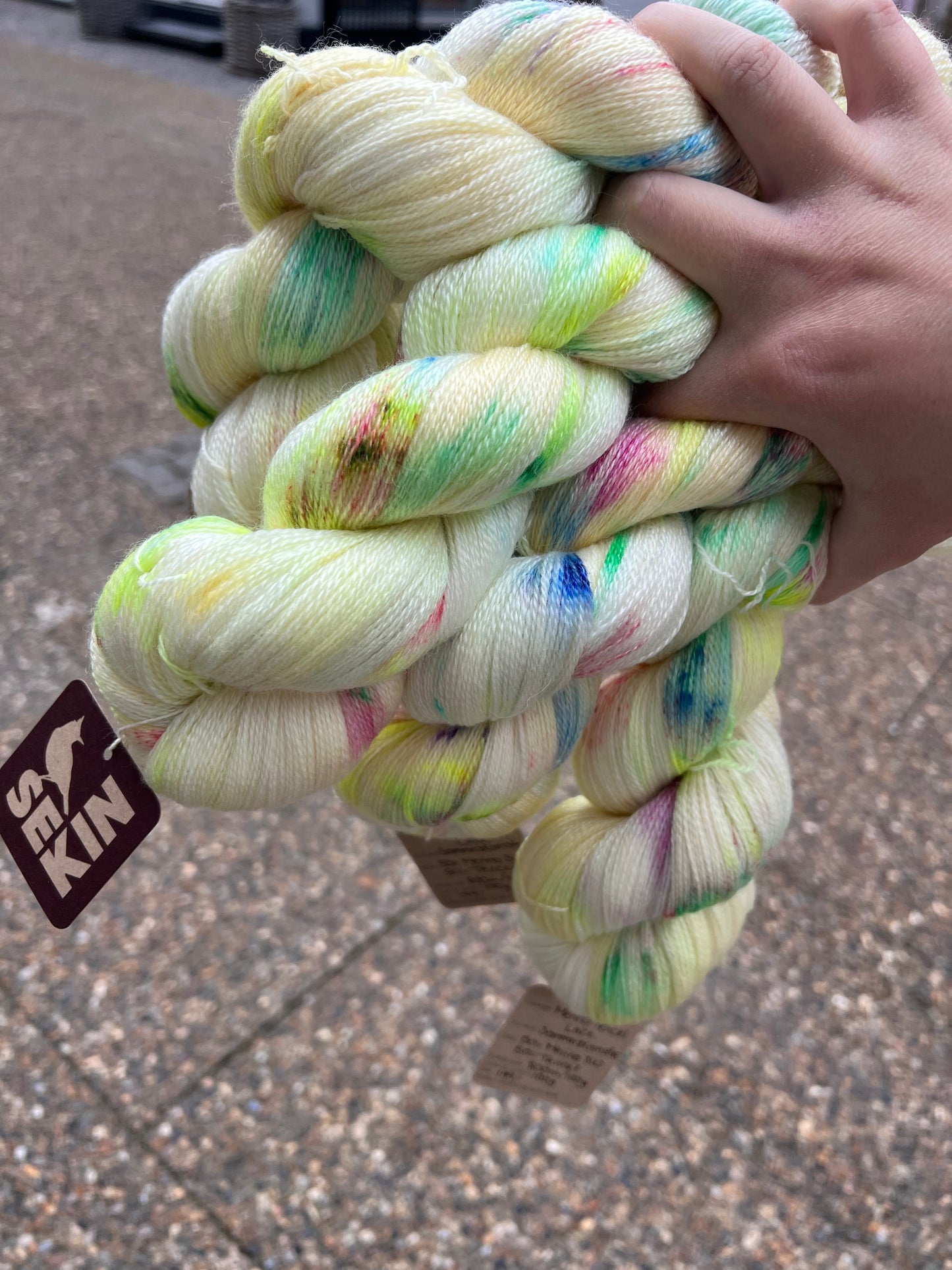 Sekin Håndfarvet Merino Tencel Lace 100g - Sommerblomster