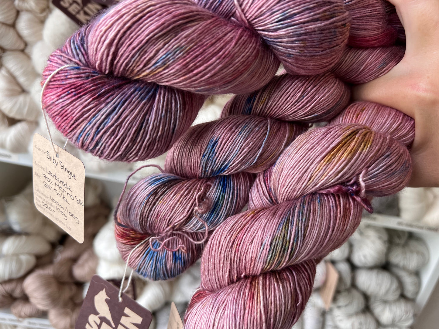 Sekin Håndfarvet Silky Single 100g - "Lærkerede”