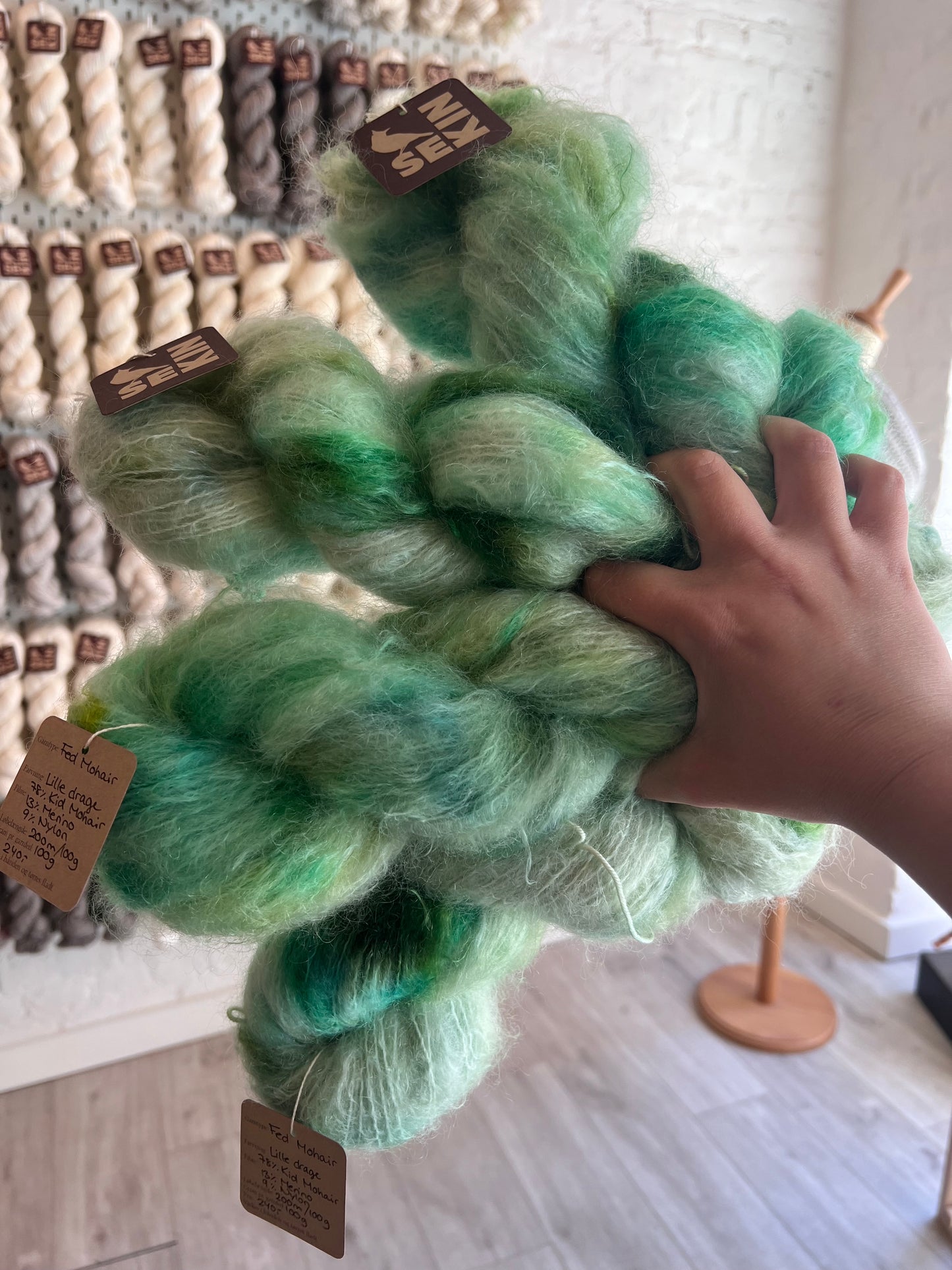 Sekin Håndfarvet Fed Mohair 100g - “Lille drage”