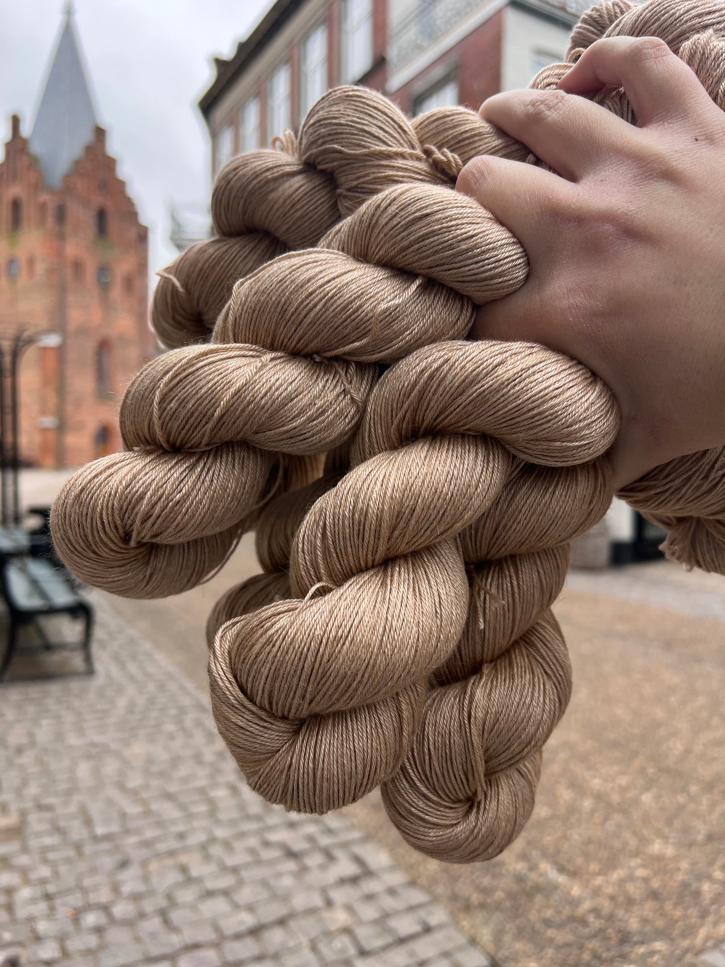 Baby Camel and Silk 4ply 100g