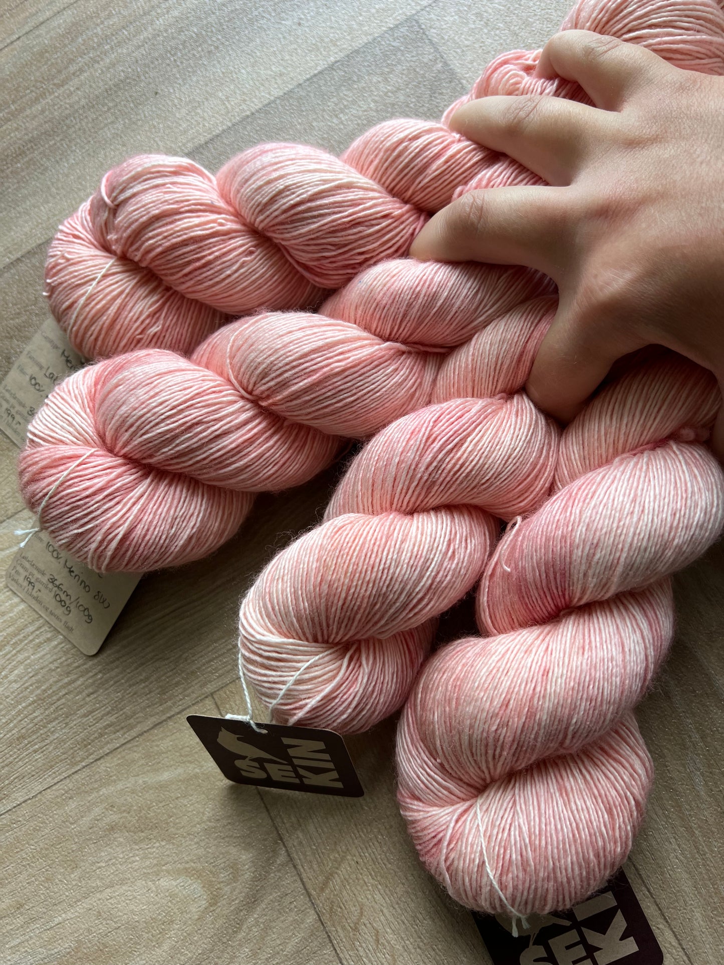 Sekin Håndfarvet Merino Single 100g - Lakserulle