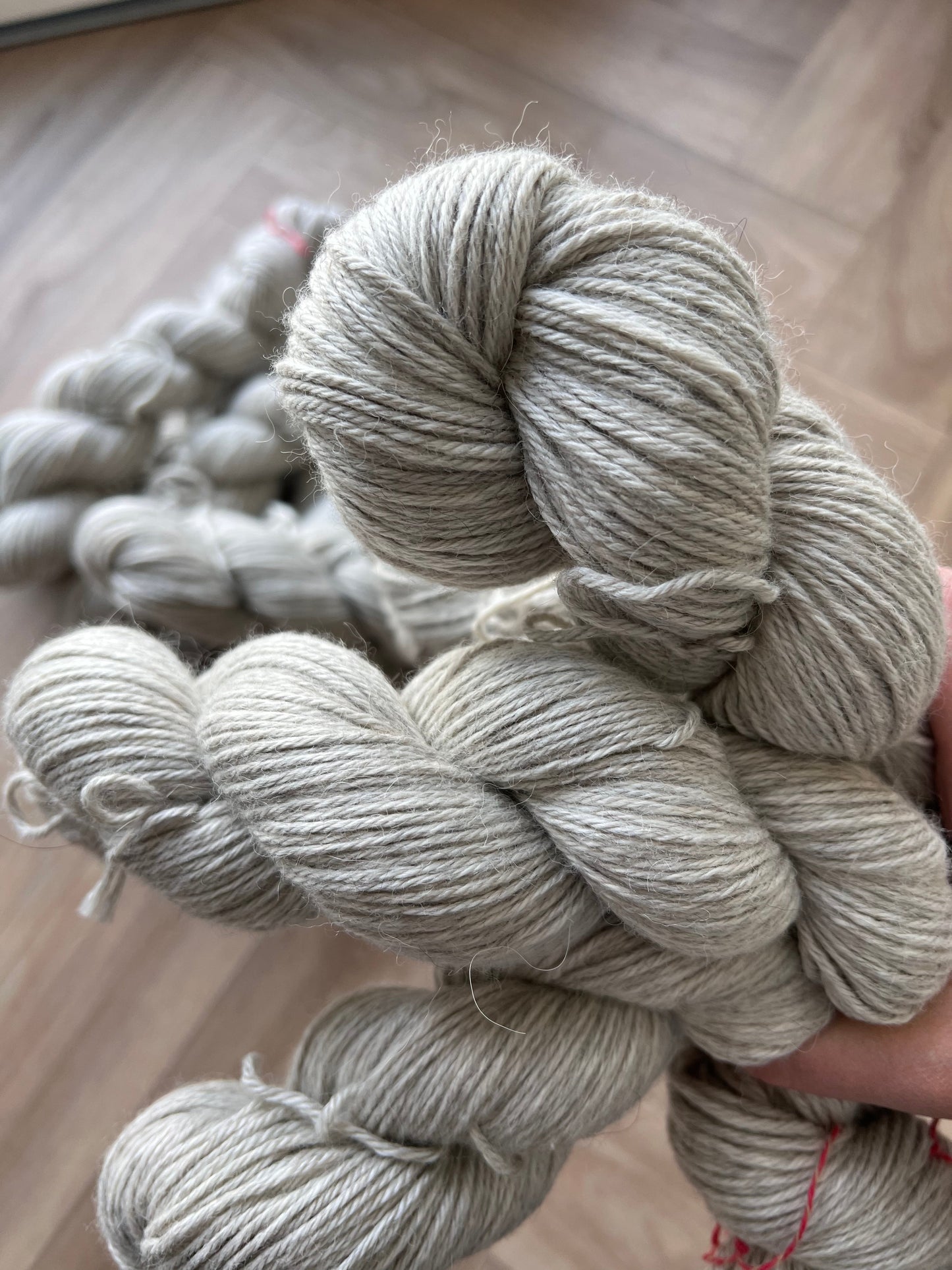 Naturlig lys grå baby alpaka silke Cashmere i tykkelsen DK