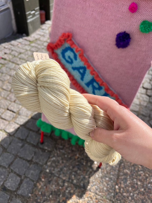 Sekin Håndfarvet Twisted Sock DK 100g - "Champagne”