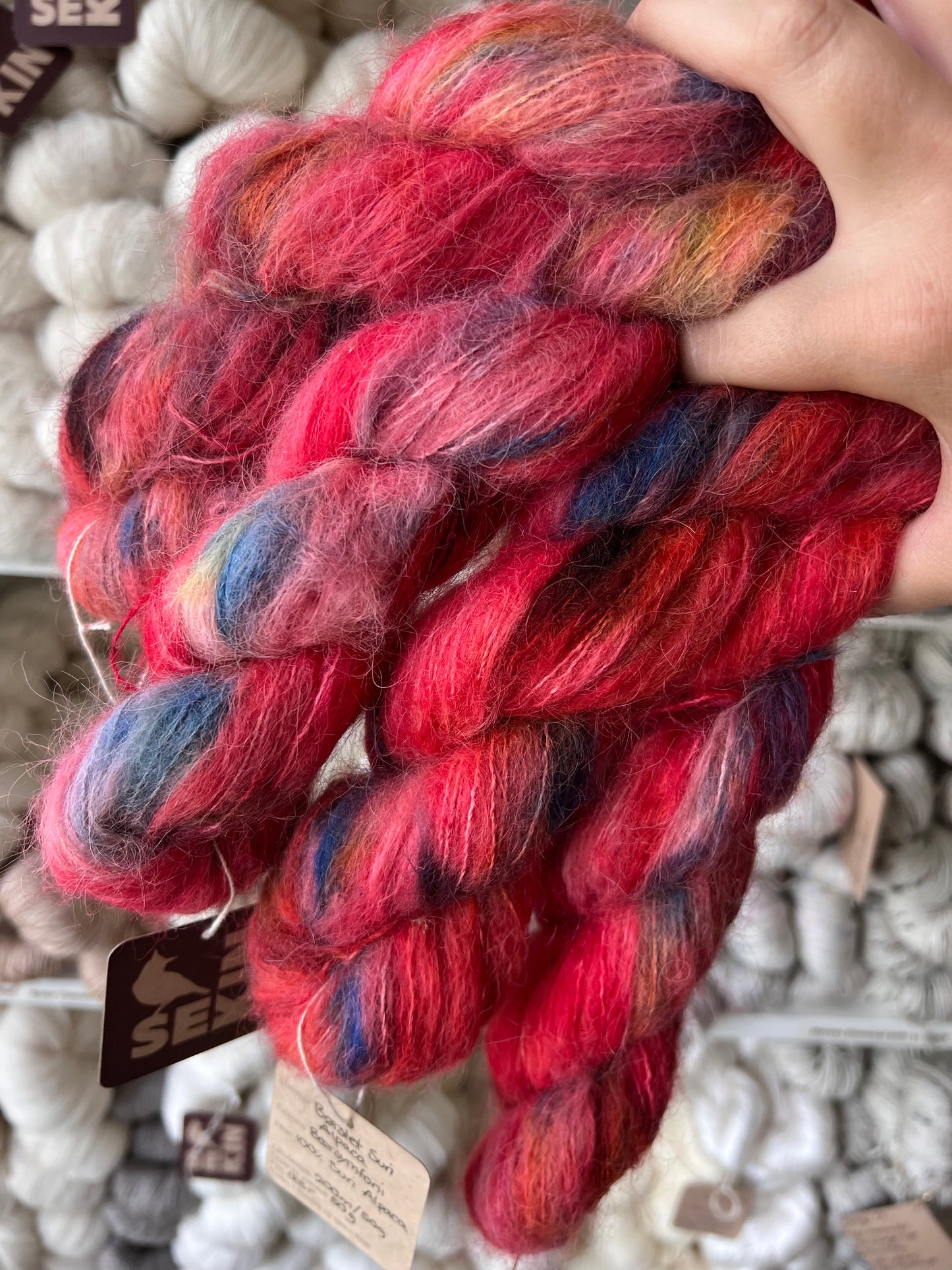 Sekin Håndfarvet Suri Alpaca 50g - Bærsymfoni