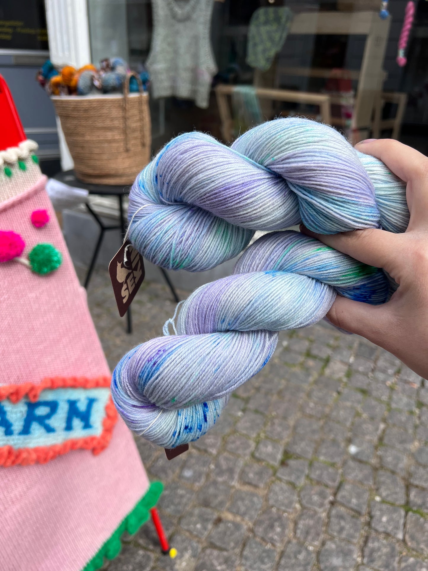 Sekin Håndfarvet BFL 4ply 100g - Lammeøre