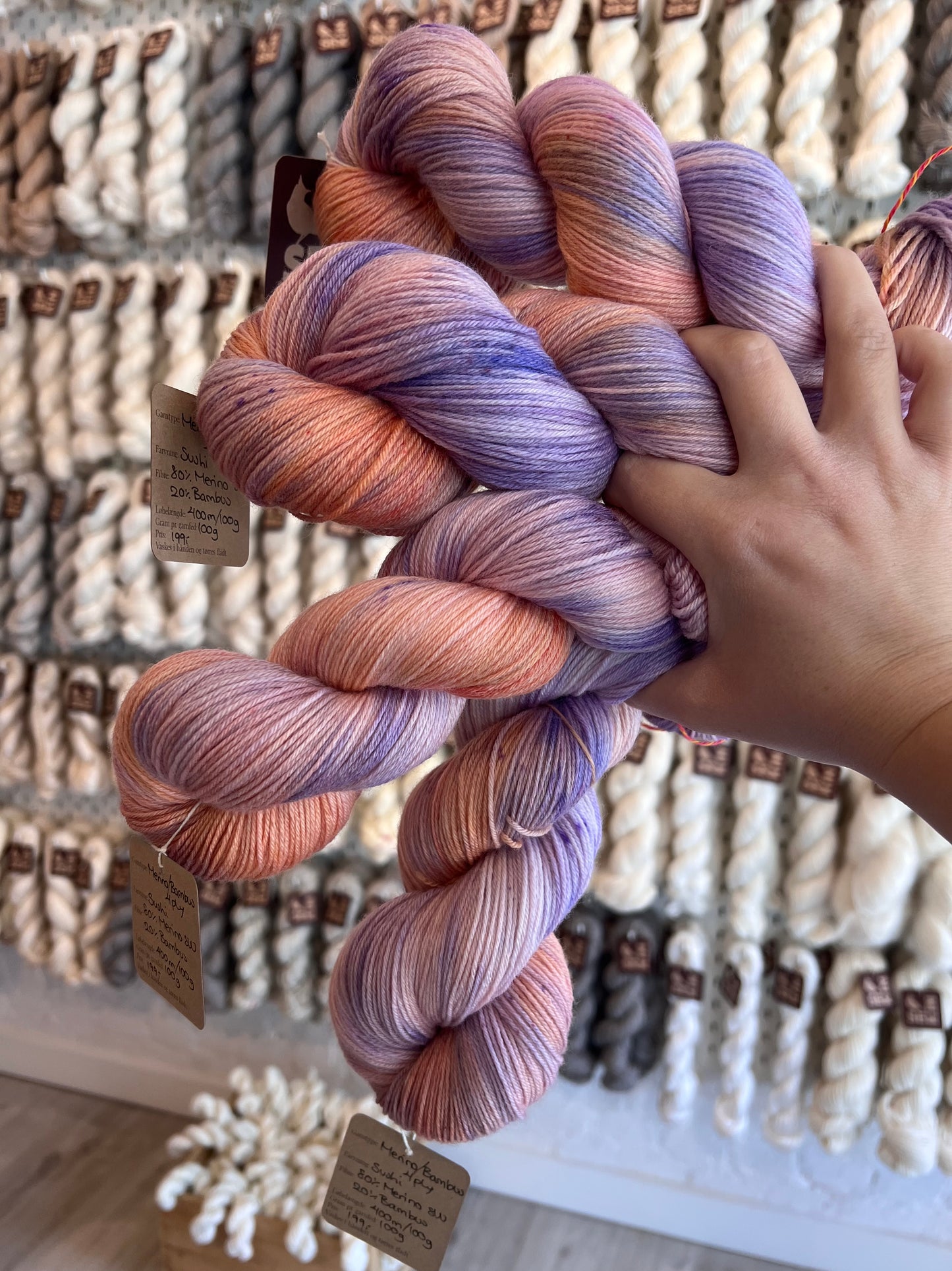 Sekin Håndfarvet Merino/Bambus 4ply 100g - Sushi