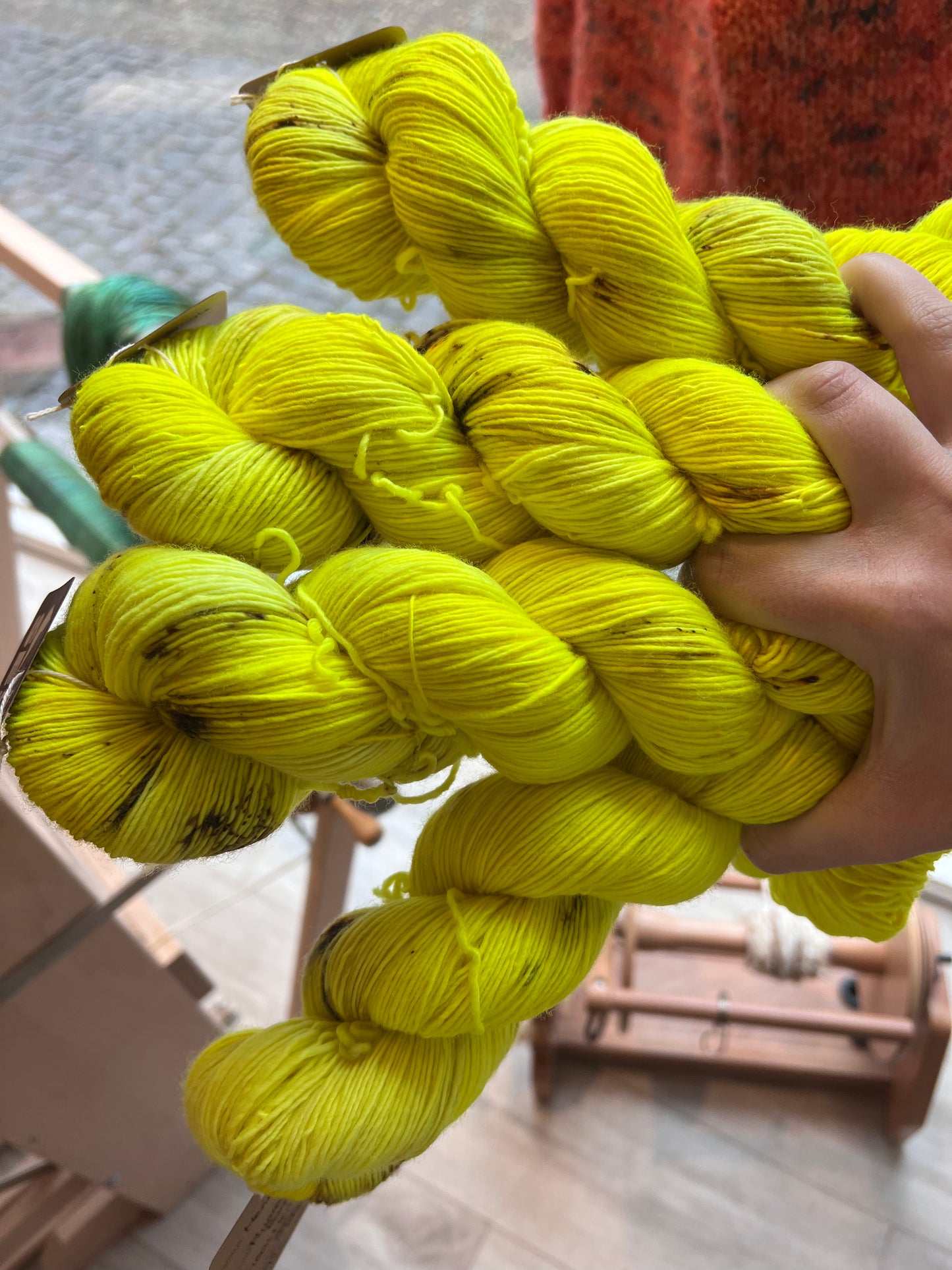 Sekin Håndfarvet Merino Single 100g - "Fuorescent Banana"