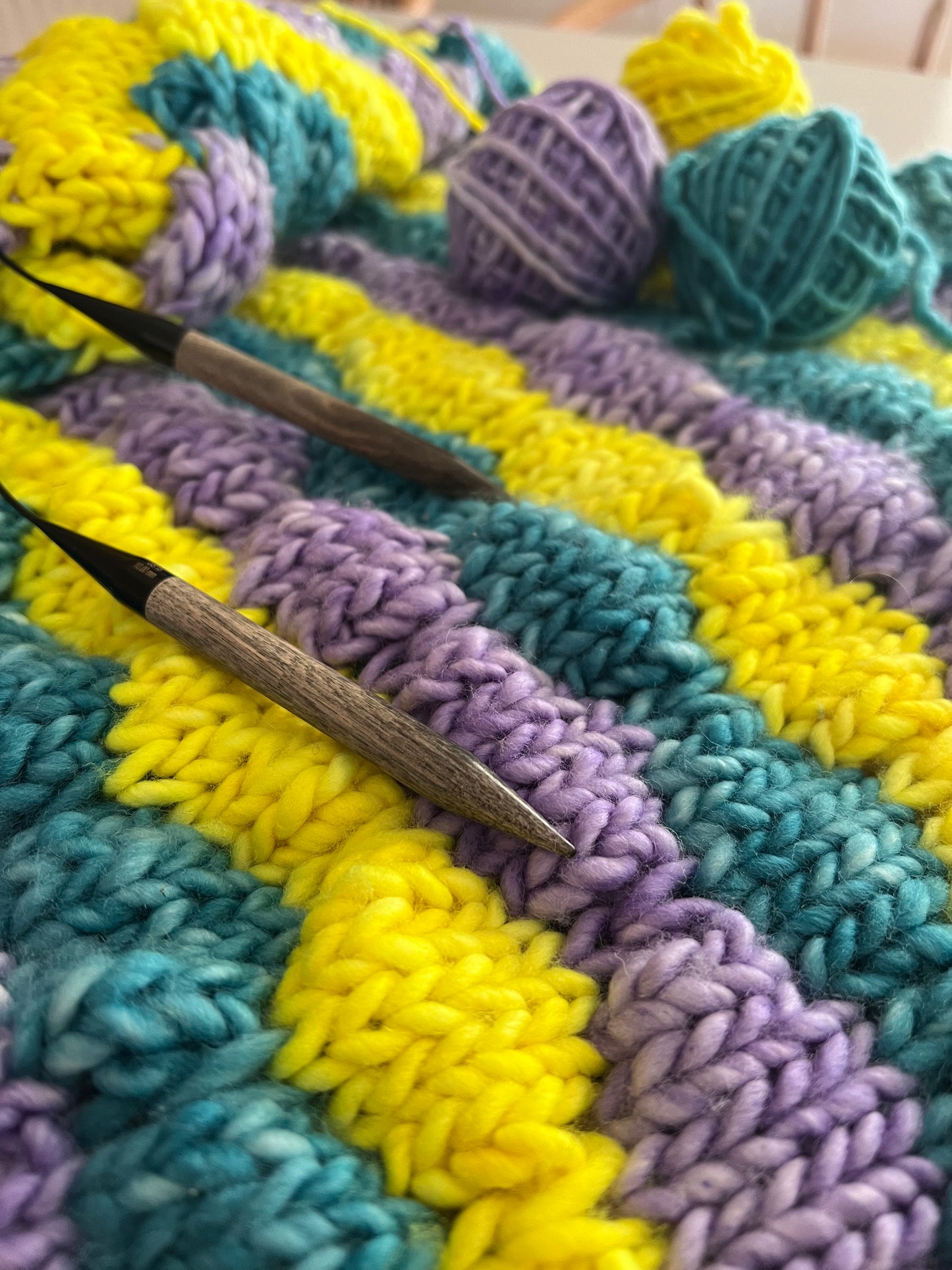 Sekin Strikkeopskrift - Wobbly Bobbly Sweater