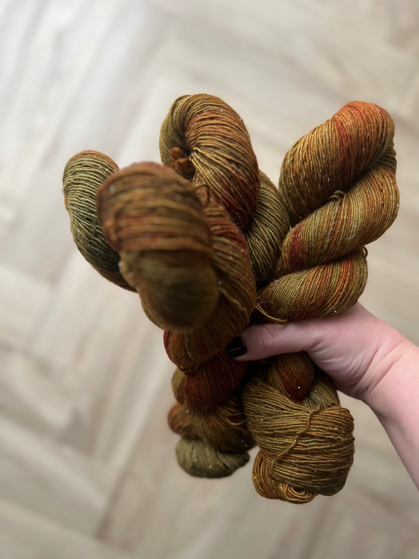 Sekin Håndfarvet Merino Single m. Glitter 100g - "Olive”