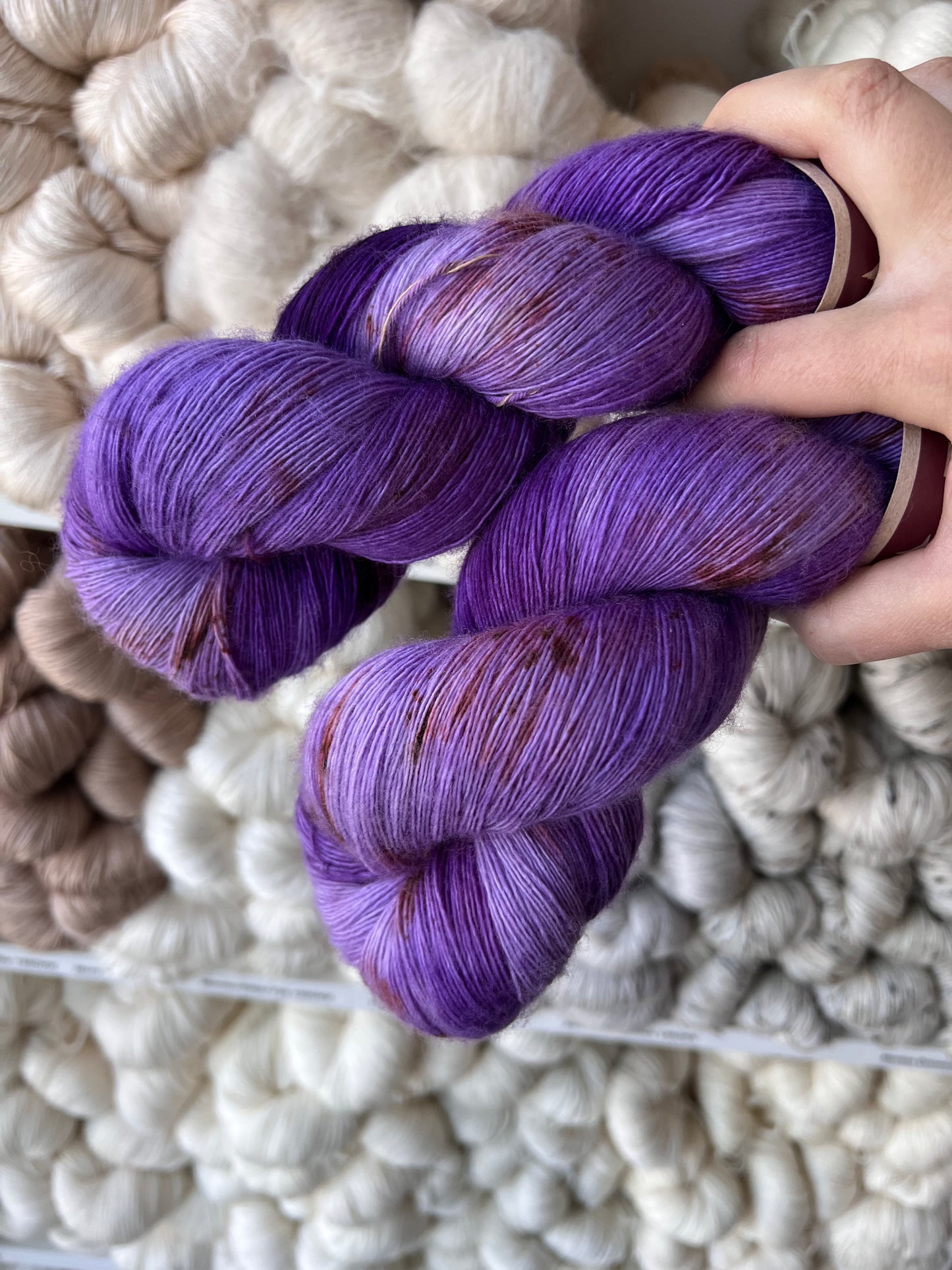 Sekin Håndfarvet Merino Single Lace 100g - "Butterfly"