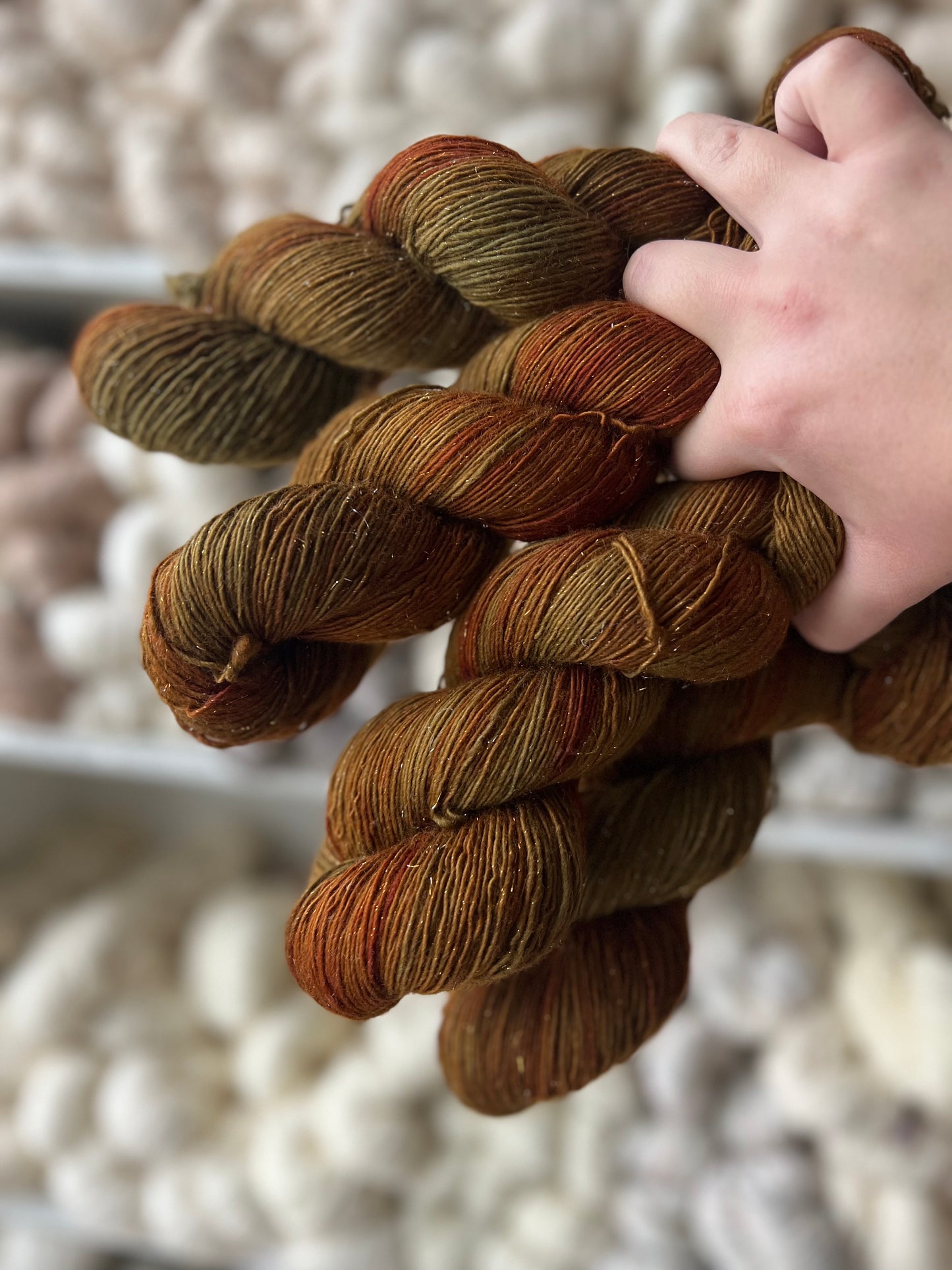 Sekin Håndfarvet Merino Single m. Glitter 100g - "Olive”