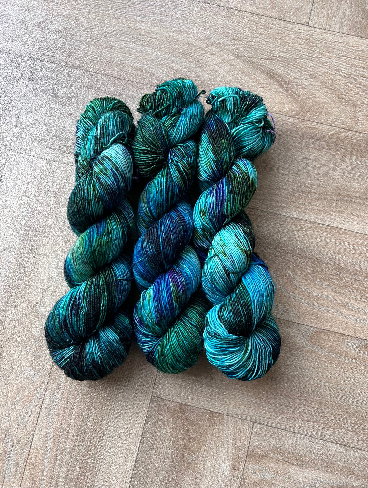 Sekin Håndfarvet Merino Single 100g - "Nightshade”