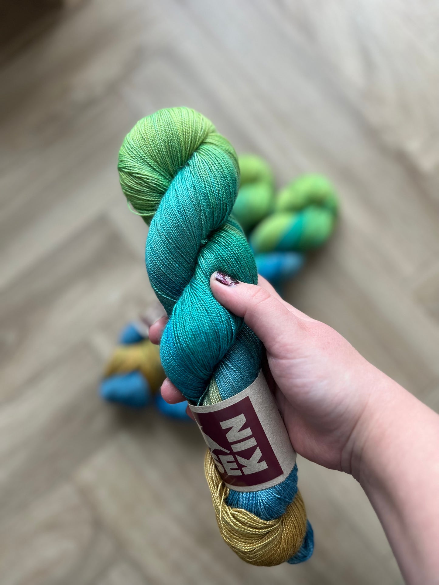Sekin Håndfarvet Baby Camel/Silke Lace 100g - "Tropical"