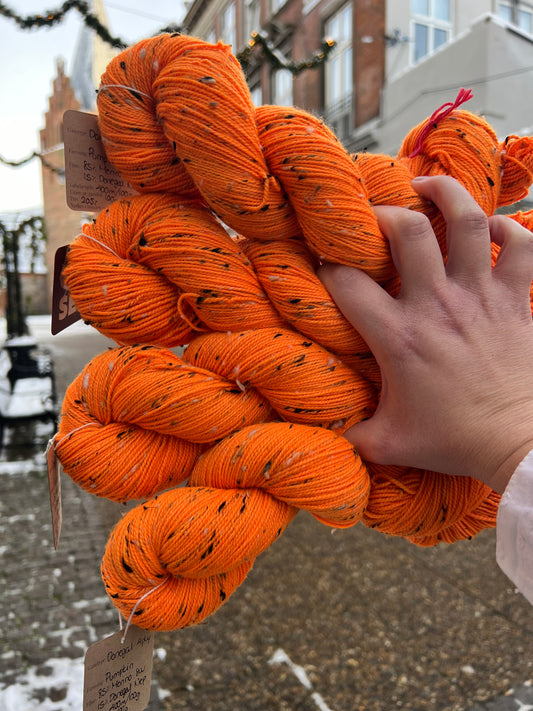 Sekin Håndfarvet Donegal 100g - “Pumpkin”