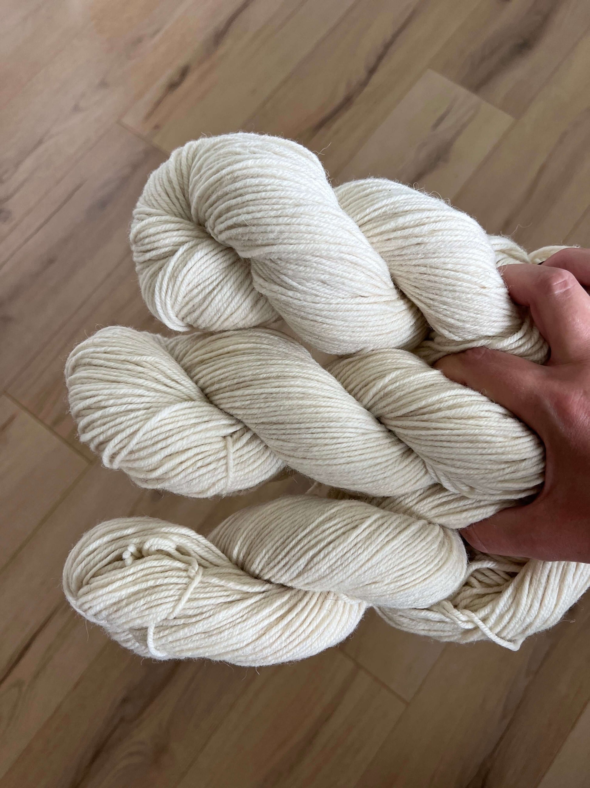 100% Highland Wool Wosted 100g - 8/4nm Sekin