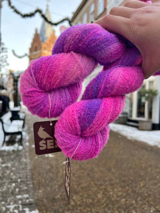 Sekin Håndfarvet Merino Boucle 4ply 100g - “Funky”