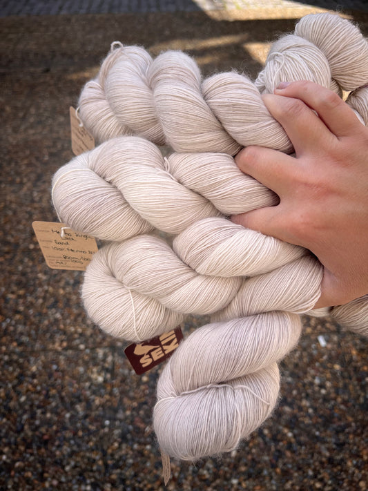 Sekin Håndfarvet Merino Single Lace 100g - Sand