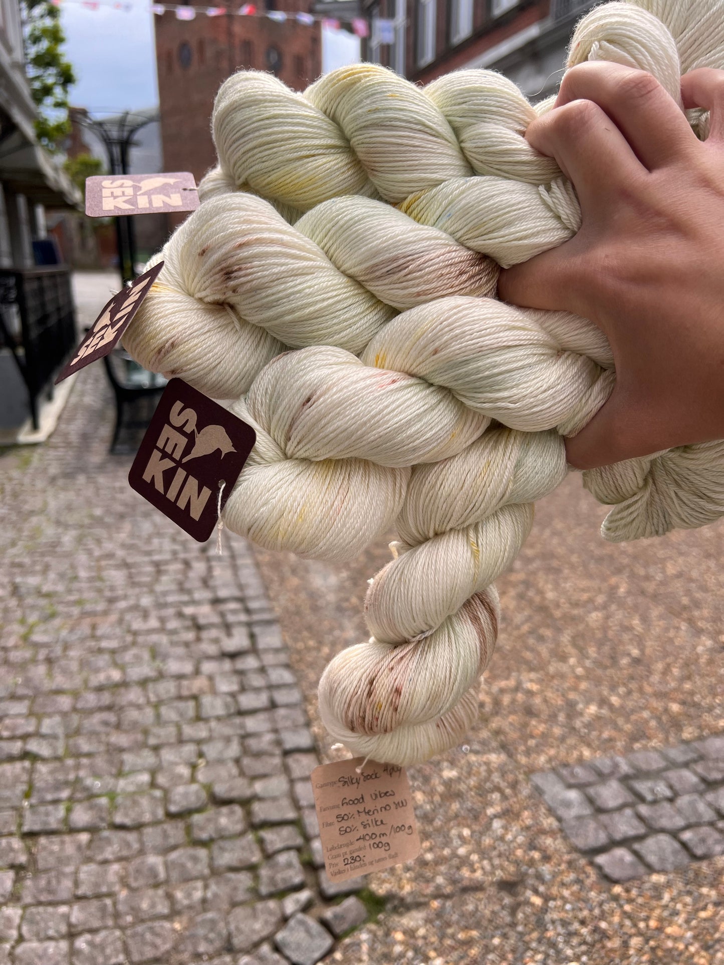 Sekin Håndfarvet Silke Merino 4ply 100g - Good Vibes