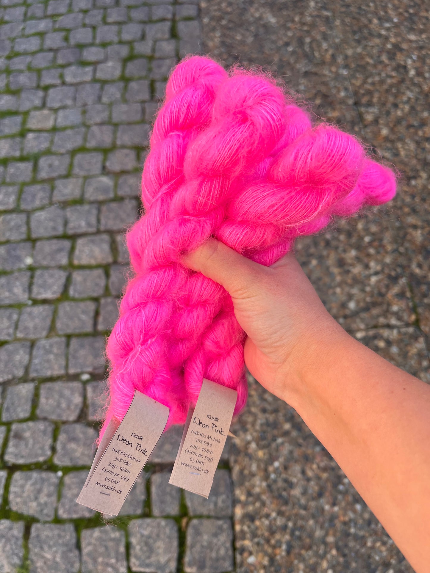 Sekin Basic Silke Mohair 20g - Neon Pink