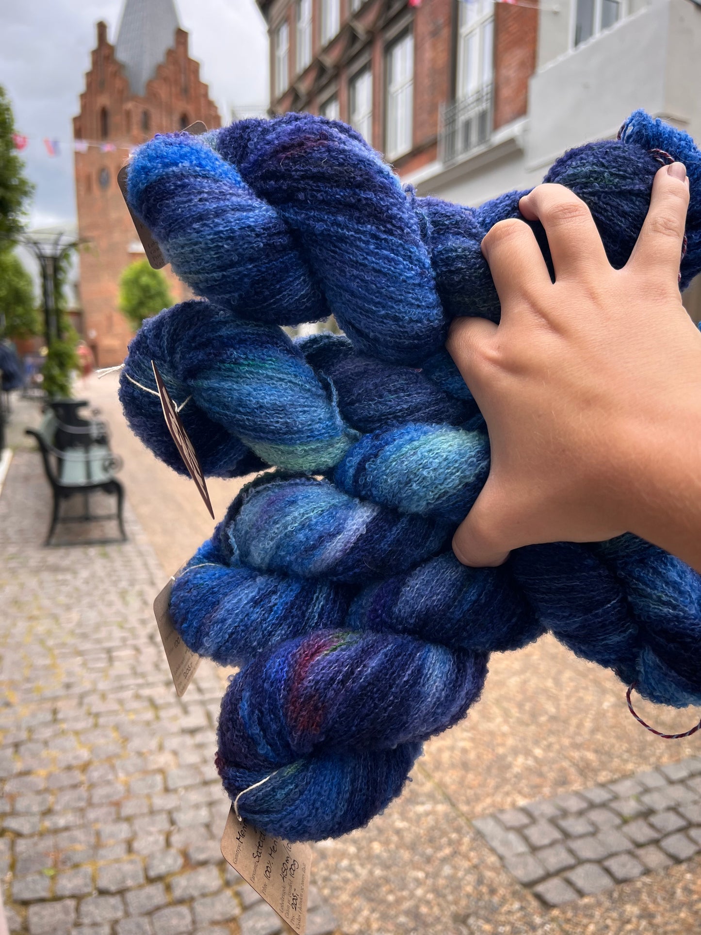 Sekin Håndfarvet Merino Boucle 4ply 100g - “Saterday”