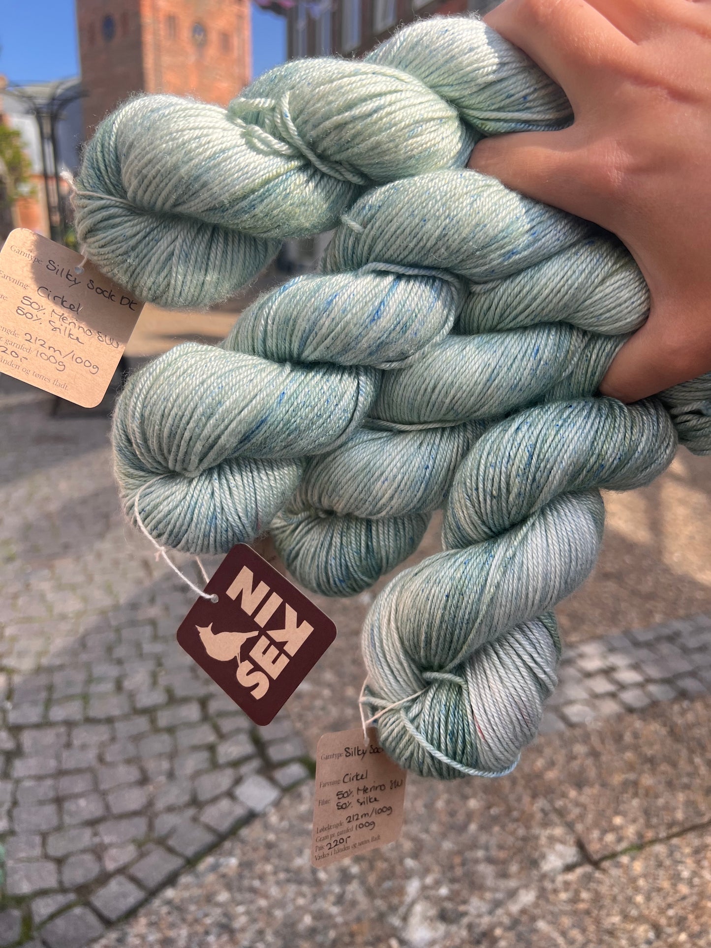 Sekin Håndfarvet Silky Sock DK 100g - "Cirkel”