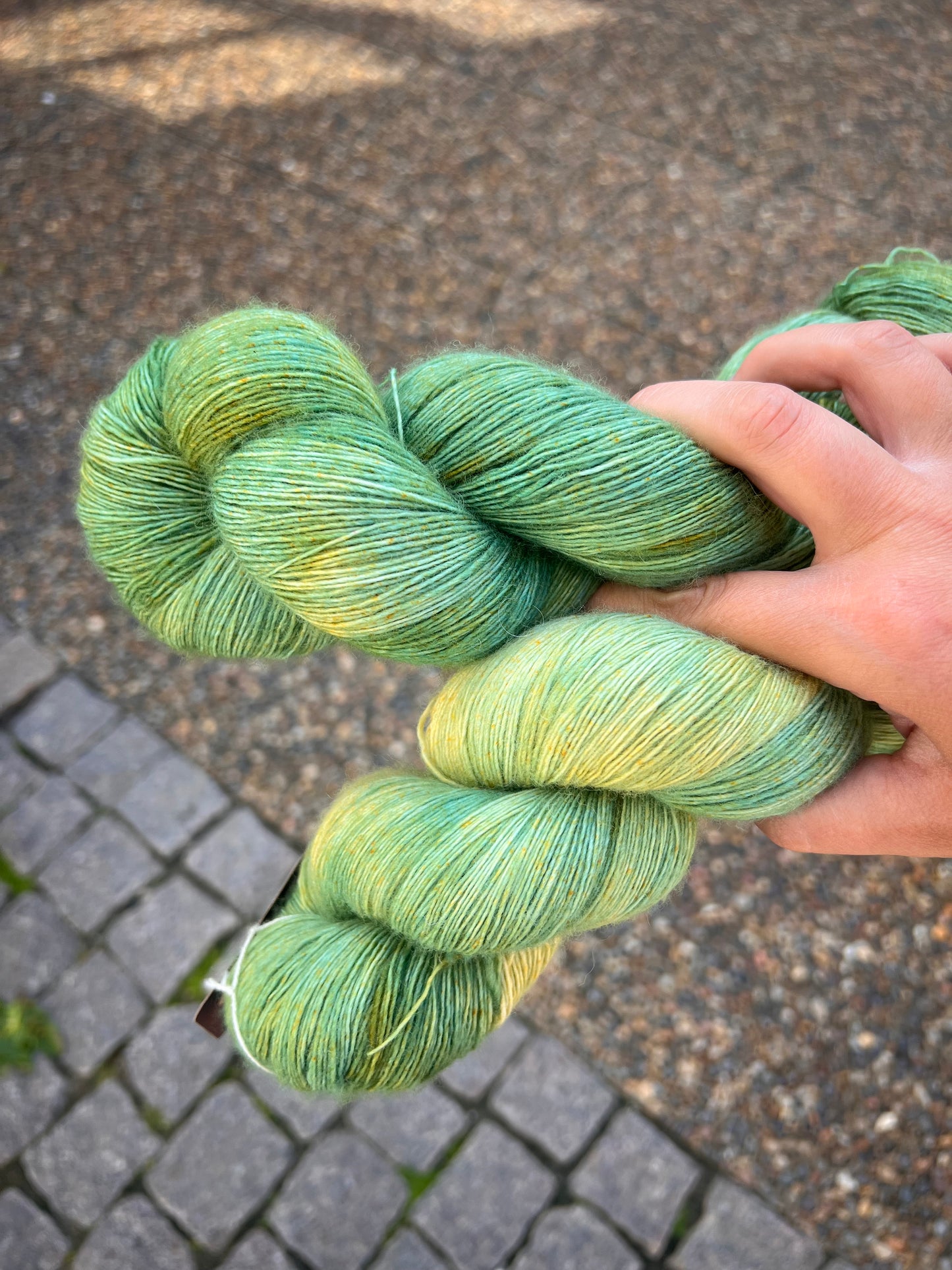 Sekin Håndfarvet Merino Single Lace 100g - Stilk