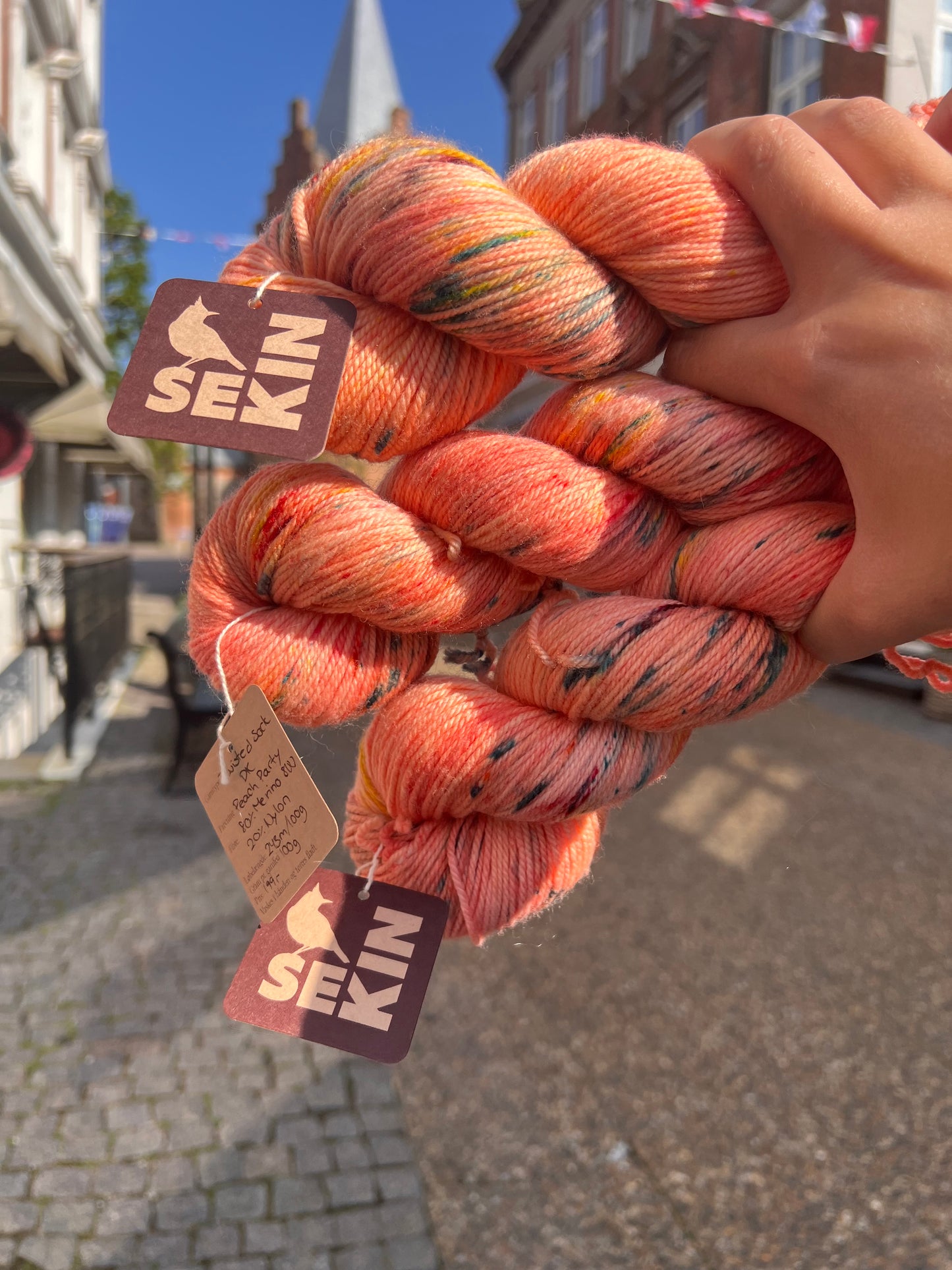 Sekin Håndfarvet Twisted Sock DK 100g - "Peach Party”