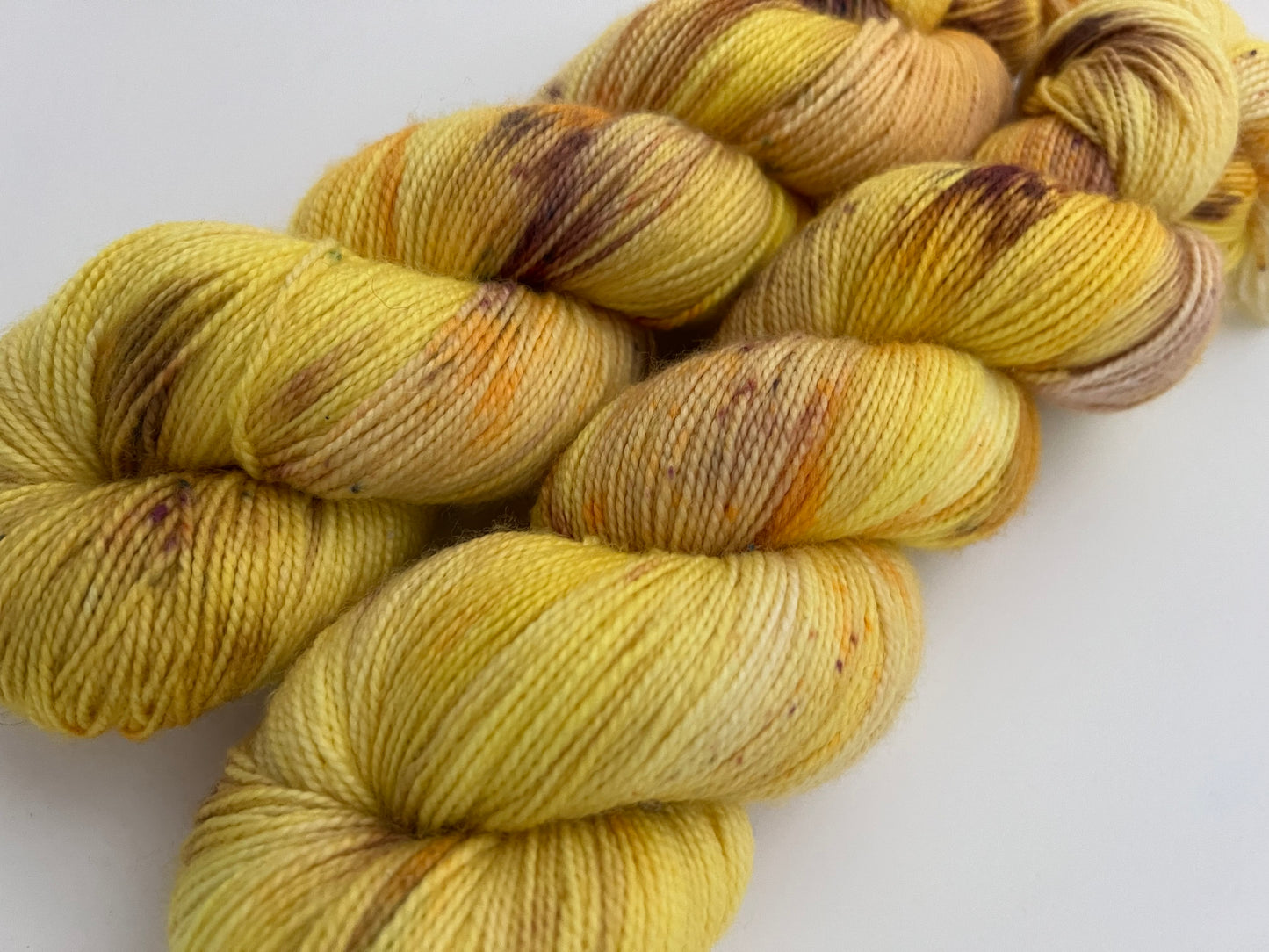 Sekin Håndfarvet Twisted Sock 100g - "Banana"